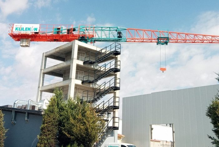 service-1 tower cranes